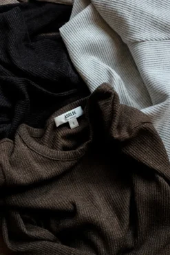 ALMA SHRUNKEN CREW NECK