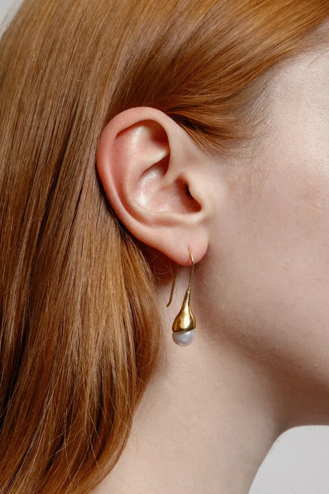 ANNA PEARL DROP EARRINGS