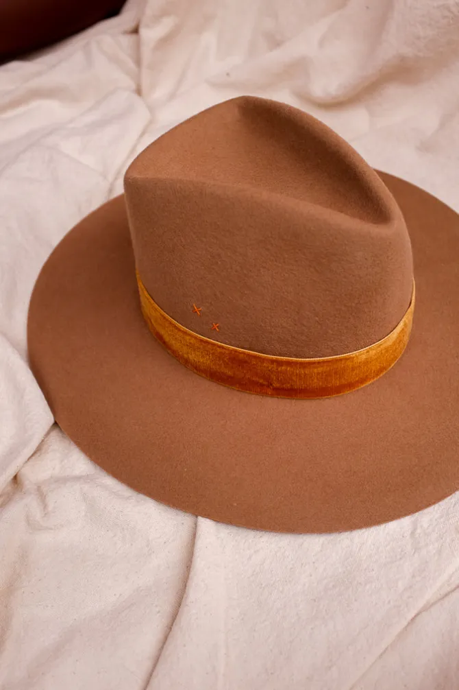 BENSON TRI HAT