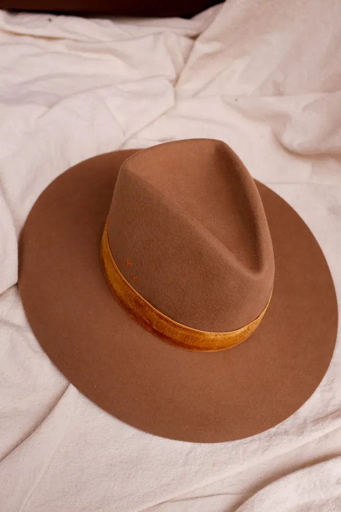 BENSON TRI HAT