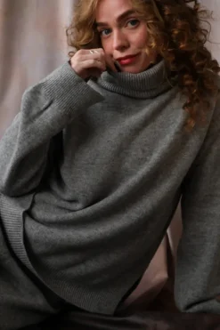 CASHMERE BLEND HIGH NECK KNIT