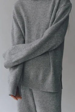 CASHMERE BLEND HIGH NECK KNIT
