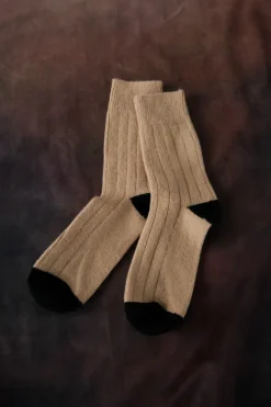 CLASSIC CASHMERE SOCKS CAMEL