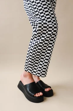 COURTNEY SLIDES