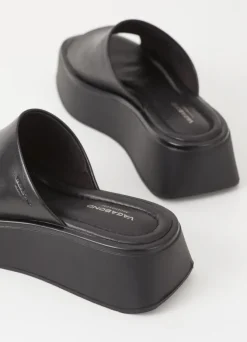 COURTNEY SLIDES