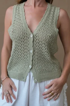 CROCHET OPEN KNIT VEST