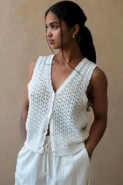 CROCHET OPEN KNIT VEST