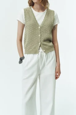 CROCHET OPEN KNIT VEST
