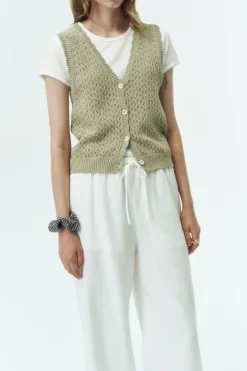 CROCHET OPEN KNIT VEST