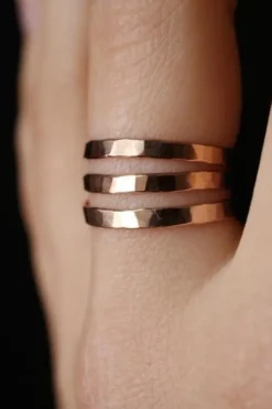 EXTRA THICK HAMMERED RING