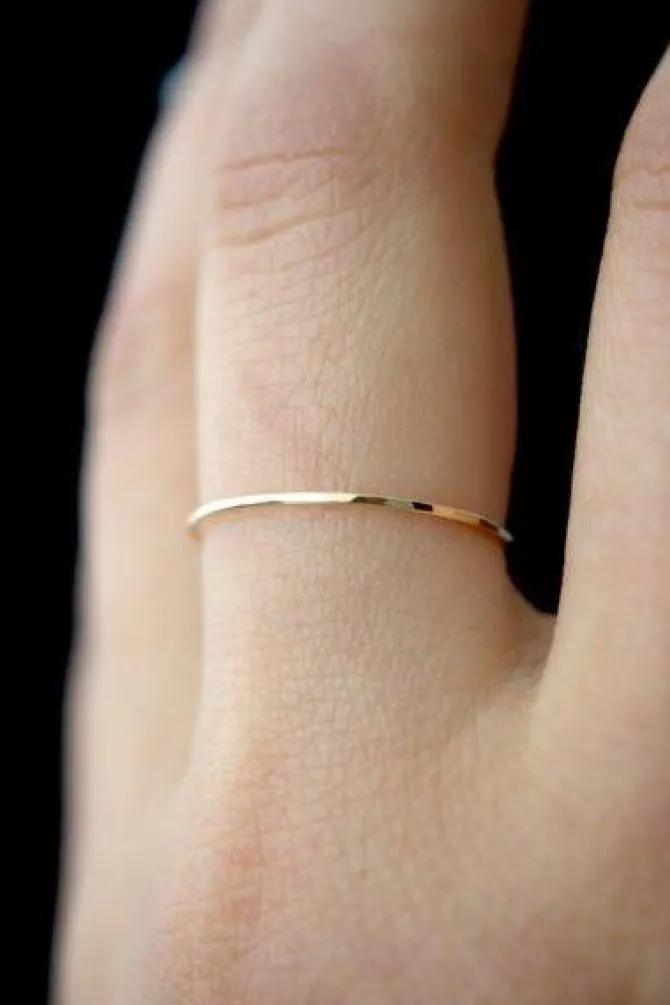 HAMMERED THIN STACKING RING
