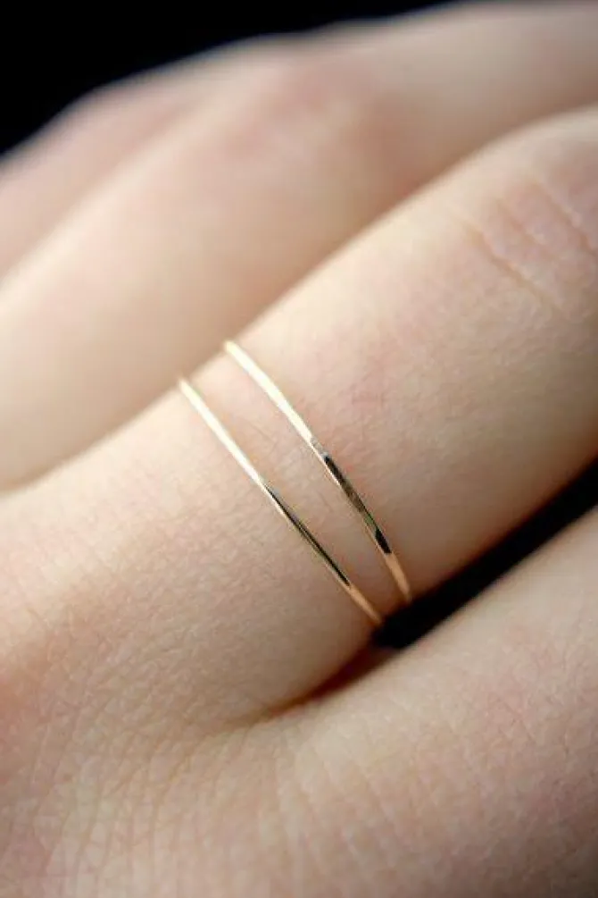 HAMMERED THIN STACKING RING