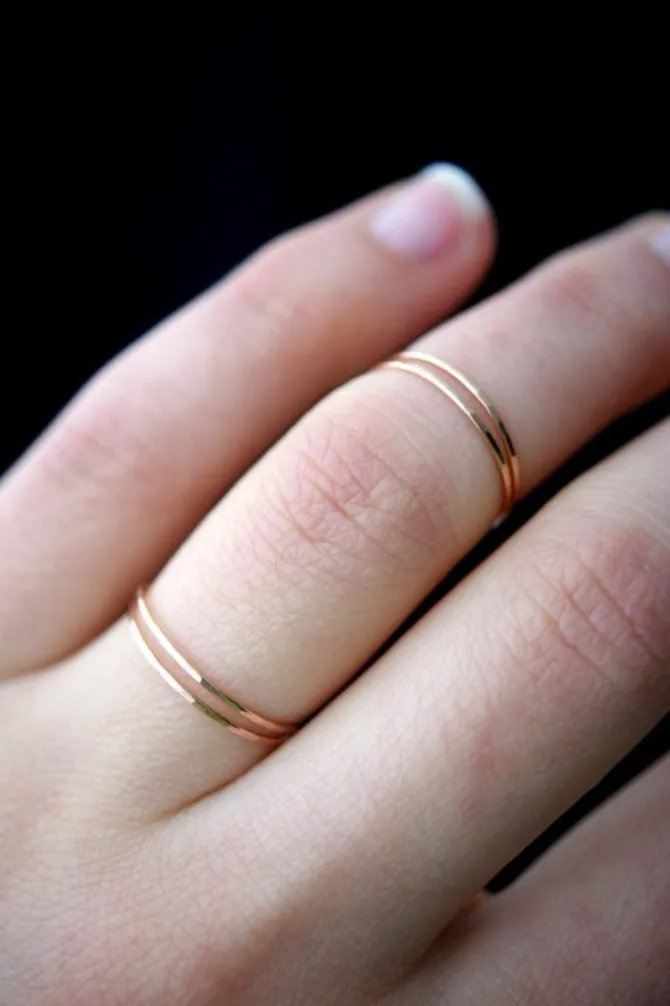 HAMMERED THIN STACKING RING ROSE GOLD