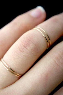 HAMMERED THIN STACKING RING