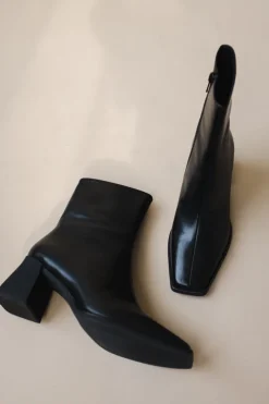 HEDDA BOOTS BLACK