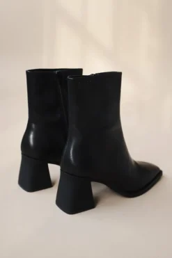 HEDDA BOOTS BLACK