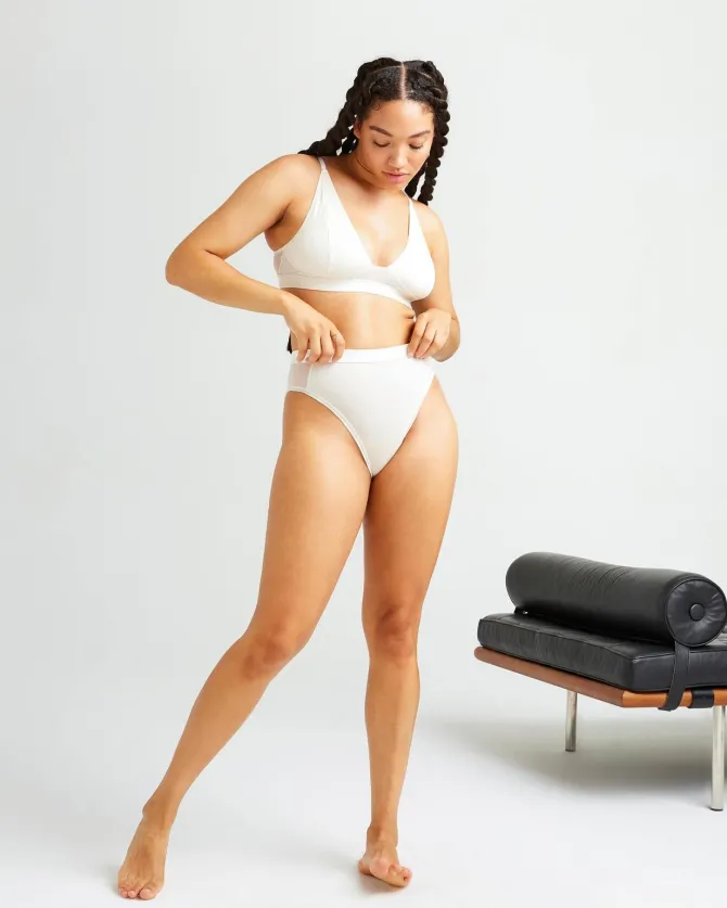 HIGH CUT BRIEF BONE