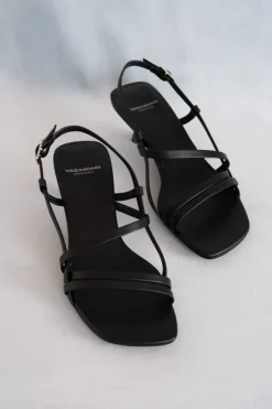 JONNA HEEL