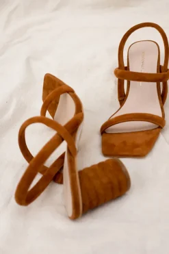 KIFTON SANDAL SIZE  10