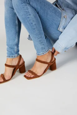 KIFTON SANDAL SIZE  10