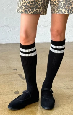 KNEE HIGH BOYFRIEND SOCKS