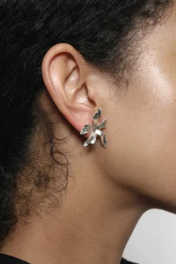 LILAH FLOWER STUD