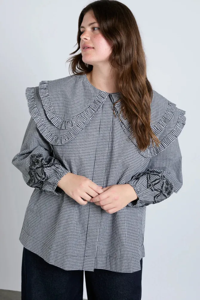 LOIS DOUBLE COLLAR BLOUSE XS