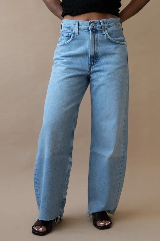 LOW CURVE FRAY JEAN