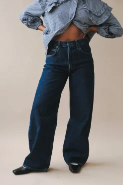 LOW CURVE JEAN