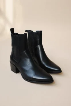 MARJA BLACK LEATHER BOOTS
