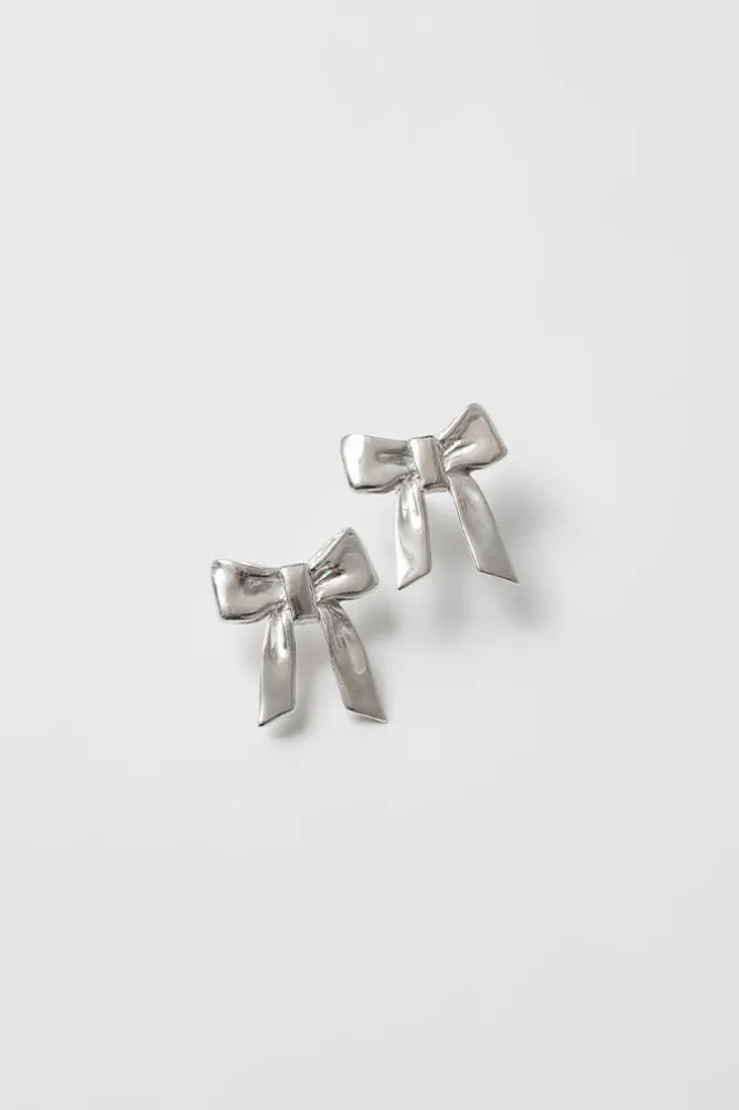 MINI BOW STUD