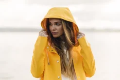 MOSEBACKE RAIN JACKET YELLOW