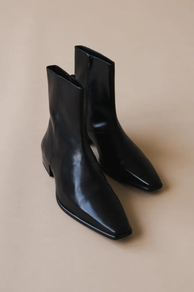 NELLA BOOTS