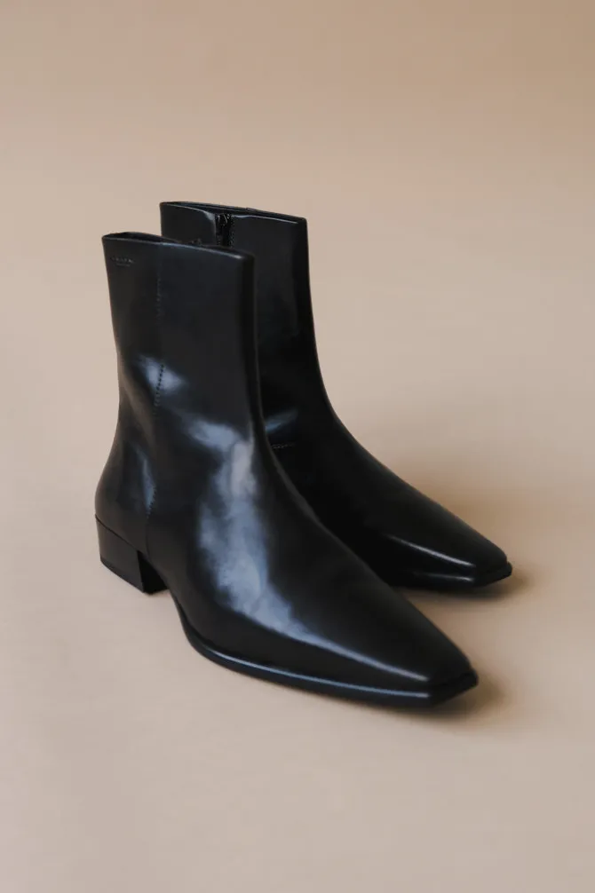 NELLA BOOTS