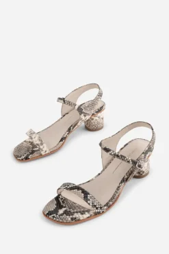 OPINION HEELS