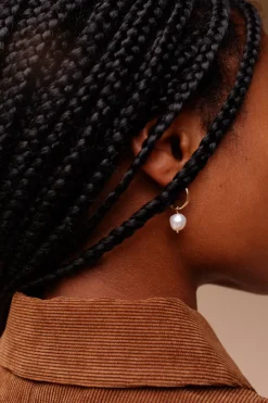 PEARL HOOP EARRINGS GOLD