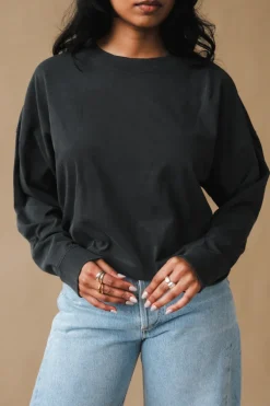 RELAXED CROP LONG SLEEVE TEE
