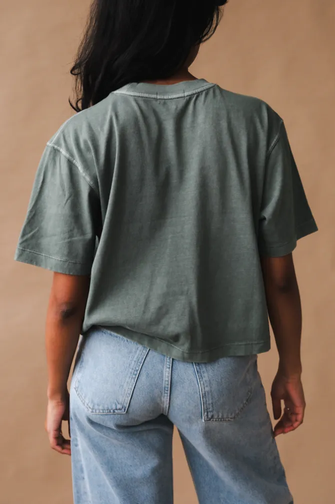 RELAXED SHORT SLEEVE CROP TEE SAGE LEAF