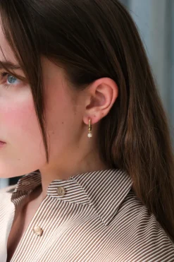REMI PEARL HOOP EARRINGS