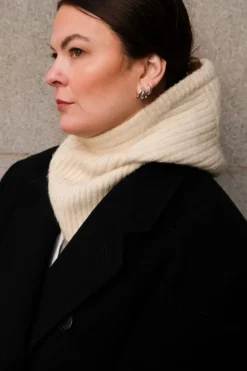 RIBBED KNIT BALACLAVA