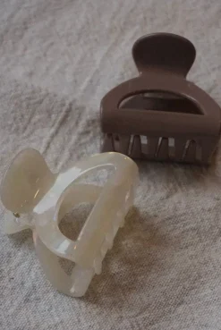 SMALL MOON HAIR CLAW TAUPE