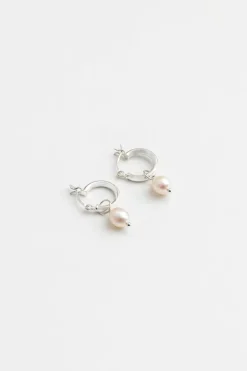 SMALL PEARL HOOP EARRINGS SILVER