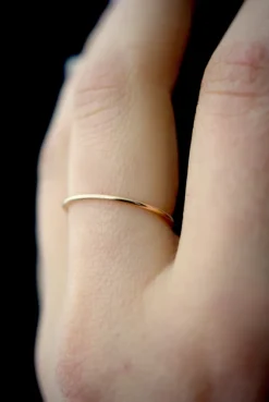 SMOOTH MEDIUM STACKING RING