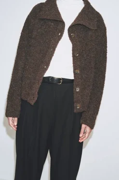SPREAD COLLAR BOUCLE CARDIGAN