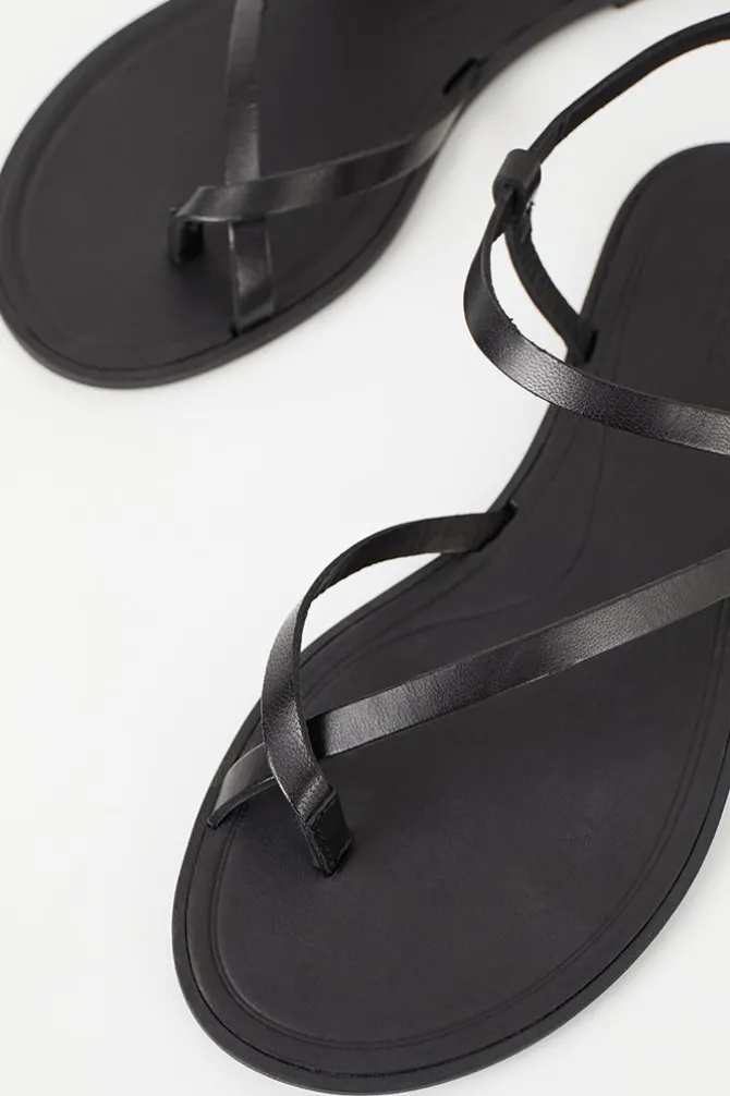 TIA 2.0 ANKLE STRAP SANDAL SIZE 37