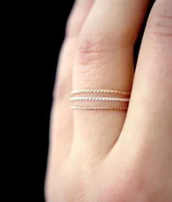 TWISTED THIN STACKING RING
