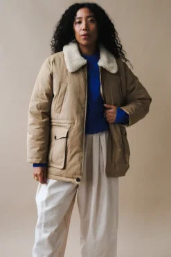 UNISEX COLLARED GOOSE DOWN HALF JACKET