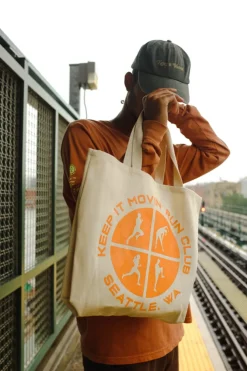 WARM UP TOTE