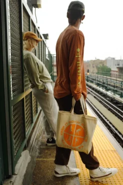 WARM UP TOTE