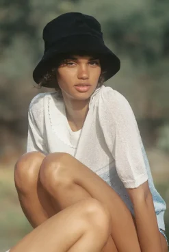 WAVE BUCKET HAT